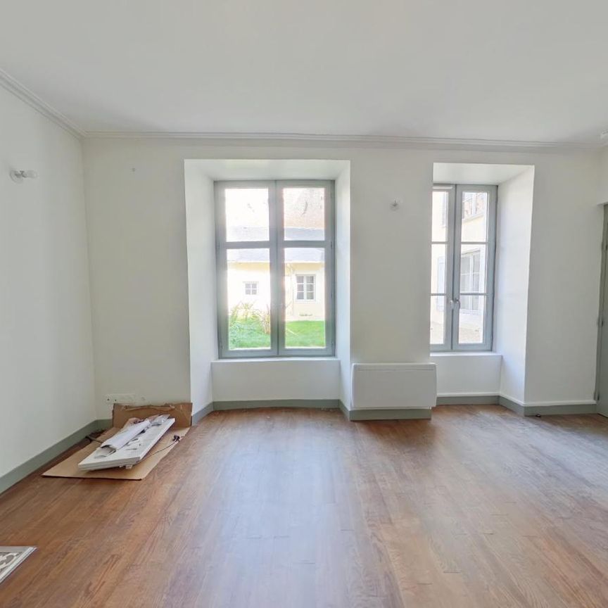 Location Appartement 2 pièces 54m² POITIERS 86000 - Photo 1