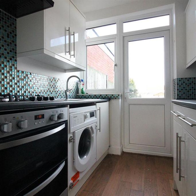 3 bedroom terraced house to rent - Photo 1