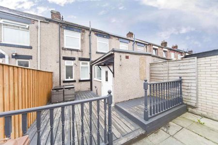 3 bedroom terraced house to rent - Photo 5