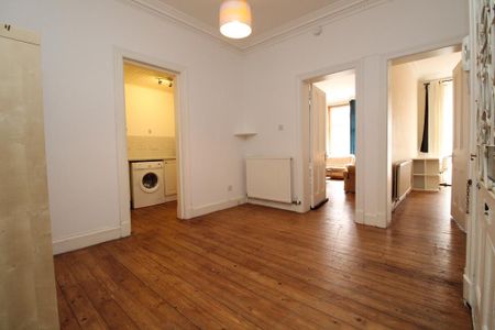 3 bedroom flat to rent - Photo 3