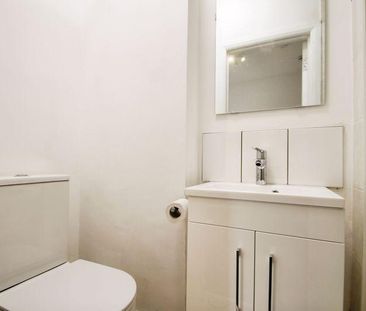 Studio to rent - Photo 6