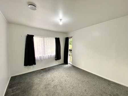 Unit 1, 8 Alston Avenue, Kelston, Auckland - Photo 2