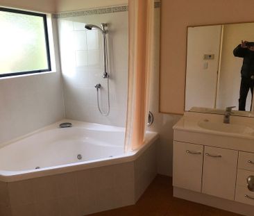 Tidy home in quiet Cul de sac. (3 bedrooms) - Photo 5