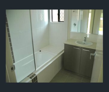 4 BEDROOM, 2 BATHROOM FAMILY HOME, LARGE YARD in SMITHFIELD VILLAGE... - Photo 5