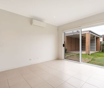 Townhouse living in the heart of Craigieburn - Photo 2