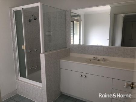 Two-Storey Family home - Photo 4