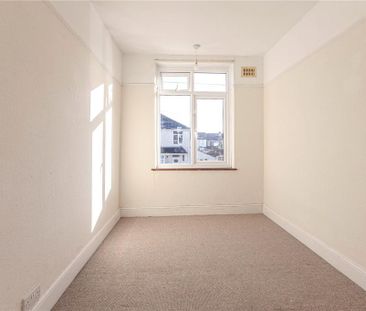 4 bedroom terraced house to rent - Photo 3