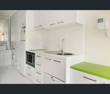 1/108-110 Capel Street, North Melbourne, Vic 3051 - Photo 2