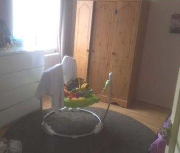 Price £1,650 pcm - Available Now - Part Furnished - Photo 5