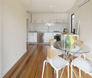 Register to Inspect // Luxurious Living in the Heart of Yarraville - Photo 4