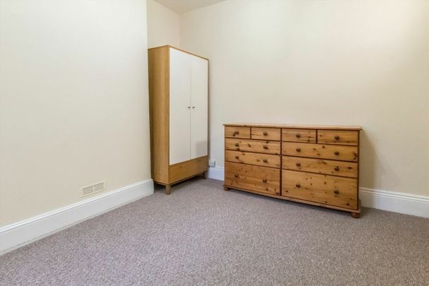 Whitestile Road, TW8, London - Photo 1