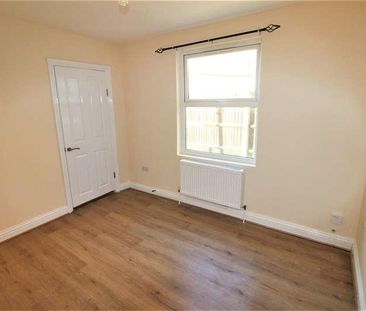 Ecclesbourne Road, Thornton Heath, Greater London, CR7 - Photo 1