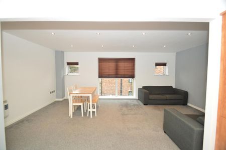 2 bedroom ground floor flat to rent - Photo 4