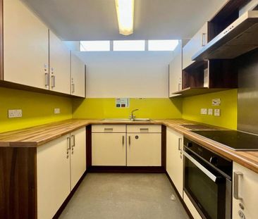 5 bedroom flat to rent - Photo 3