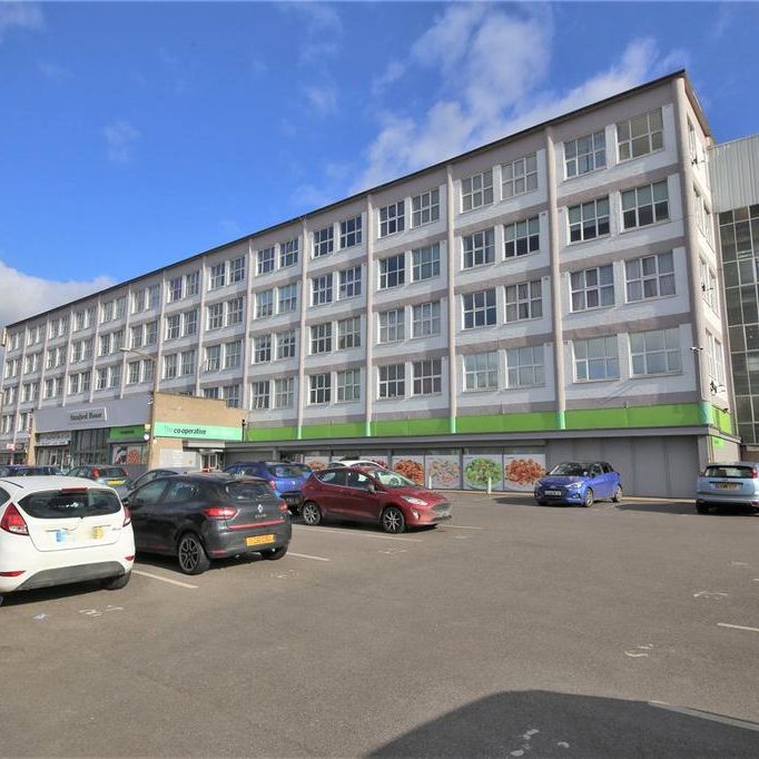 Studio to rent - Photo 2