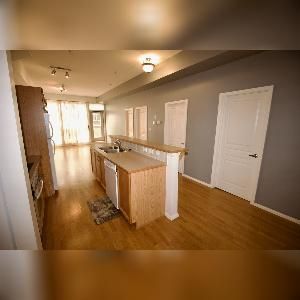 2 Bed + Den 1.5 Bath Underground Parking Glenora - Photo 1