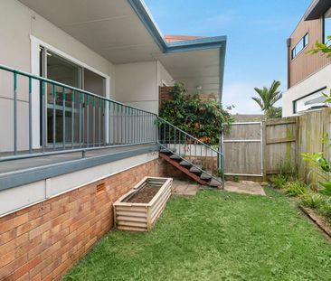 Pet Friendly Coastal Beach Shack with Ocean Views - Photo 2