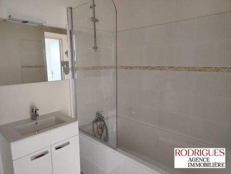 Location Appartement 4 pièces 81m² POITIERS 86000 - Photo 3