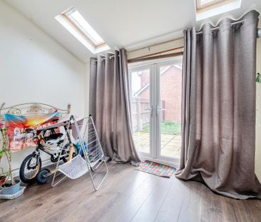 3 bedroom semi-detached house to rent - Photo 6