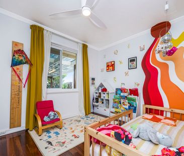 LOVELY FAMILY HOME - WITH A POOL - Photo 6