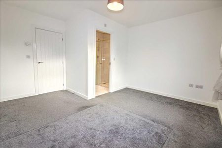 2 bedroom semi-detached house to rent - Photo 4