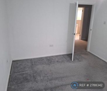 3 bedroom end of terrace house to rent - Photo 4