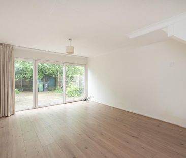 3 bedroom end of terrace house to rent - Photo 3