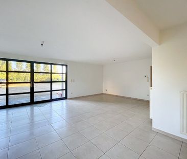 Gelijkvloers appartement met 1 kamer, terras en garage! - Foto 5