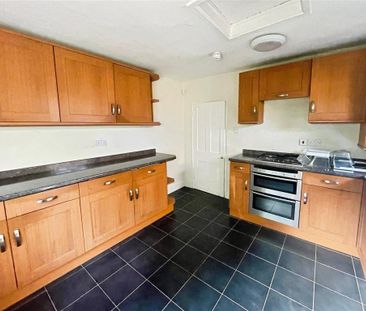 4 bedroom bungalow to rent - Photo 1