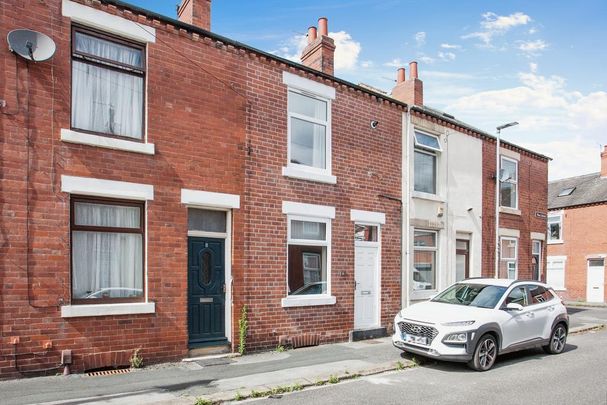 2 bedroom terraced house to rent - Photo 1