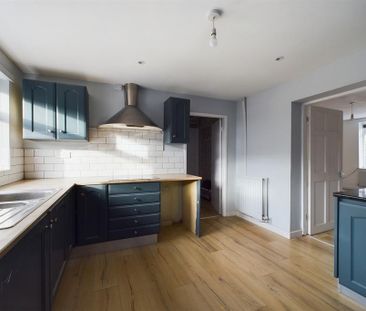 2 bedroom terraced house to rent - Photo 2