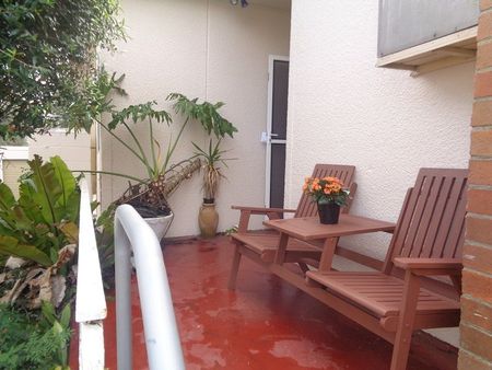 Two Bedroom Family Home - Photo 2