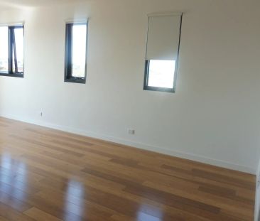 Location, Location! - Photo 2