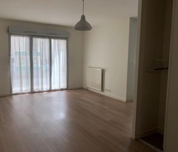 Location Appartement 1 pièce 32m² TOURS 37000 - Photo 2