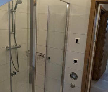 Exklusive 3-Zimmer-DG-Wohn. Kernsaniert, Smart Home & Wallbox - Photo 1