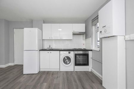 2 bedroom flat to rent - Photo 5