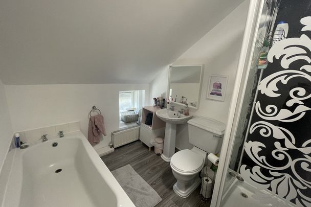 Dragon Road, HARROGATE - Photo 1