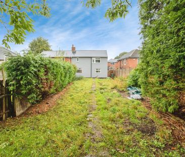 Shaftesbury Avenue - Photo 3