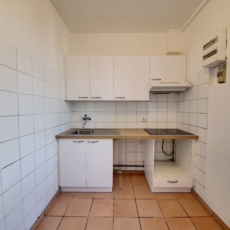 Cabannes : Appartement T4 75 m² avec cour et garage, - Photo 1