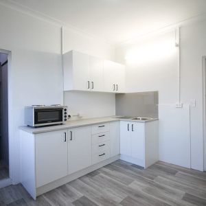 Studio with 1 bedroom & 1 bathroom - Photo 2