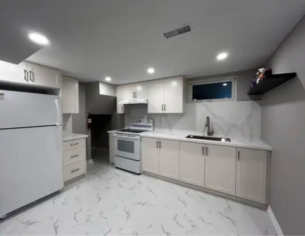 Lower- 81 Dudhope Avenue | 81 Dudhope Avenue, Cambridge - Photo 1