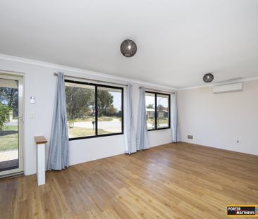 Immaculate 4 Bedroom, 2 Bathroom Family Home in a Quiet, Peaceful S... - Photo 4