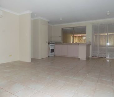 Family Home with Aircon! - Photo 4