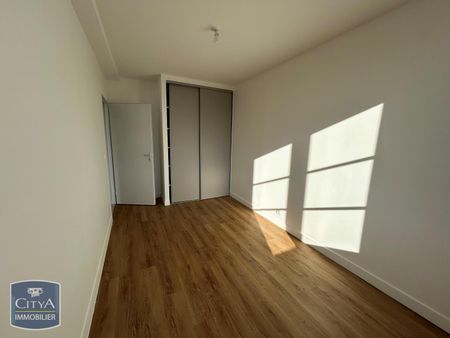 Location Appartement 4 pièces 93m² VILLEFRANCHE SUR SAONE 69400 - Photo 3