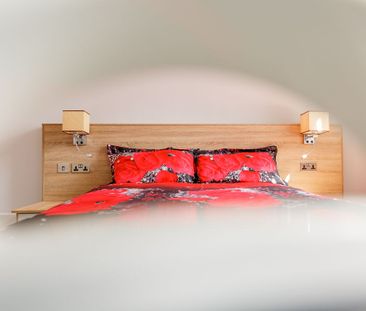 Kensington, Kensington. - Photo 5