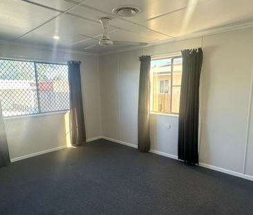 SPACIOUS FAMILY HOME WITH SHED, SIDE ACCESS & ROOM TO MOVE IN AVENE... - Photo 5