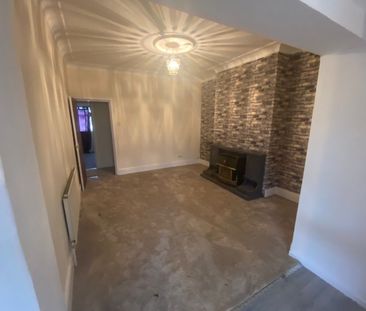 2 bed Apartment - To Let - Photo 2