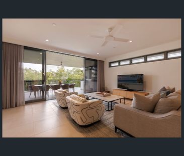 Elegant Coastal Retreat in Exclusive Serenity Close - Photo 1