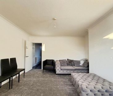 3 bedroom House To Let - Photo 2