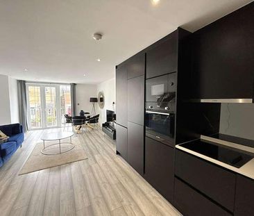 Drake House, Drake Avenue, Staines-upon-thames, Surrey, TW18 - Photo 3